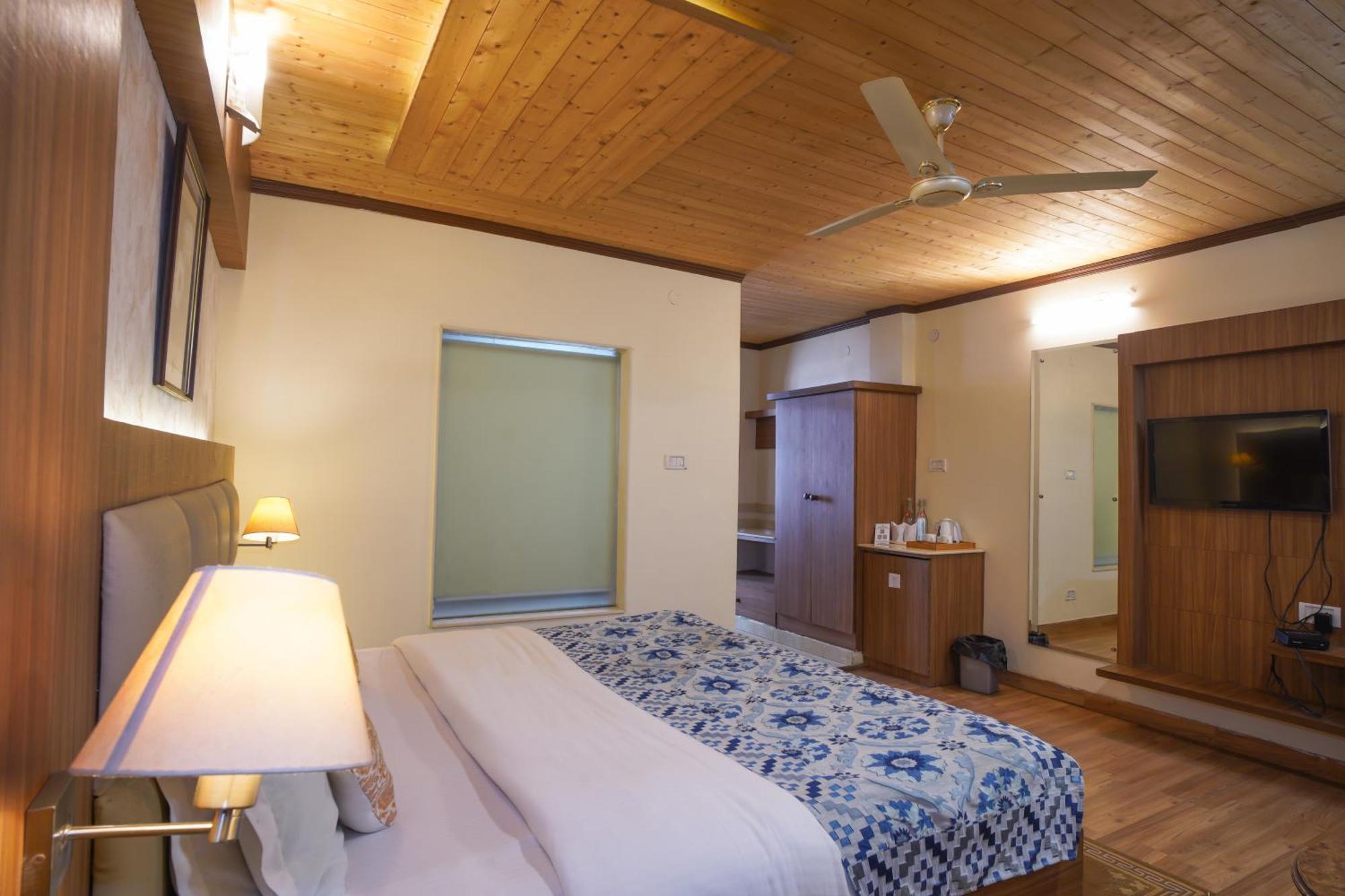 Vilasa Lall Ji Resort Dalhousie Bagian luar foto