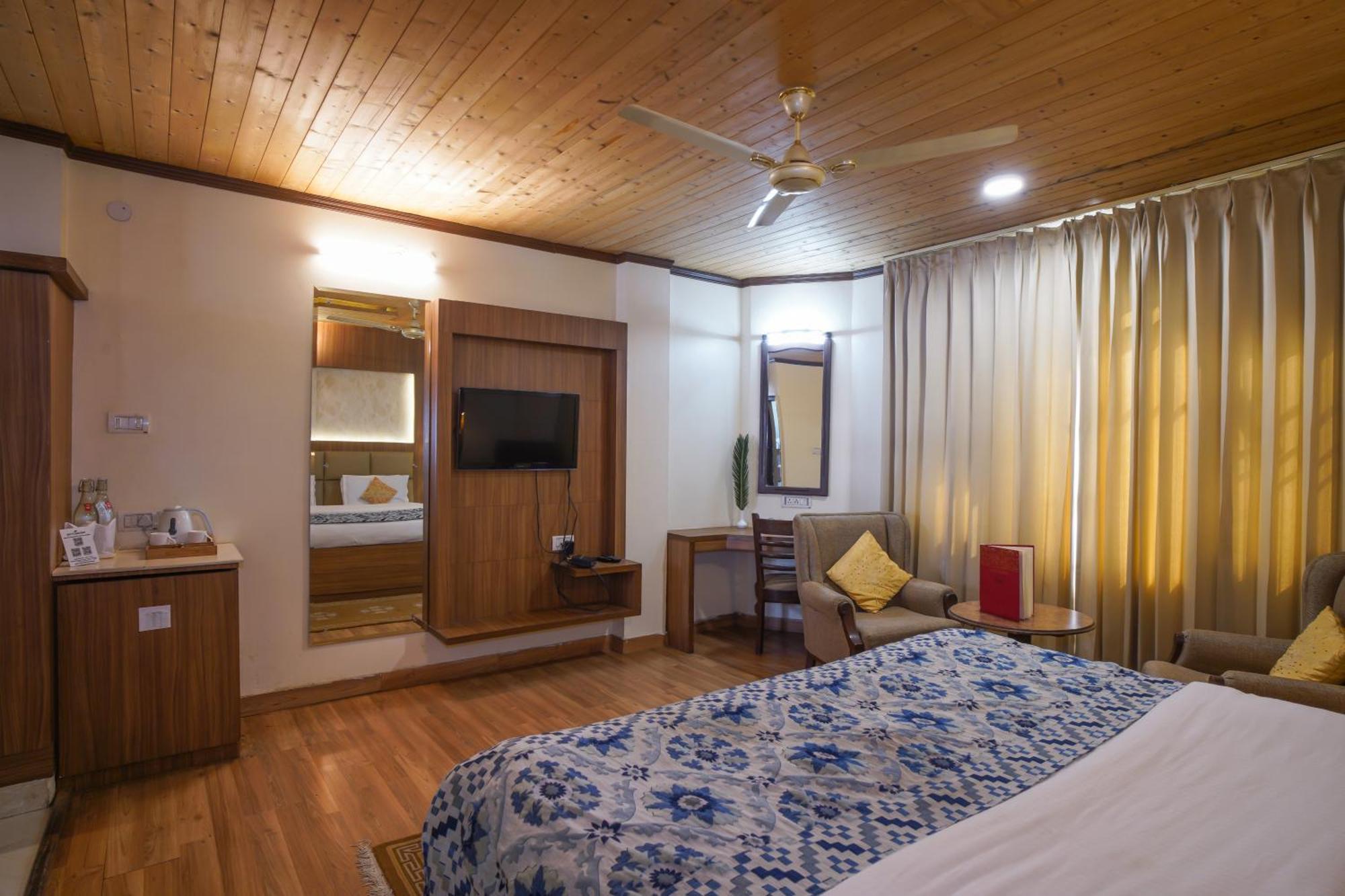 Vilasa Lall Ji Resort Dalhousie Bagian luar foto