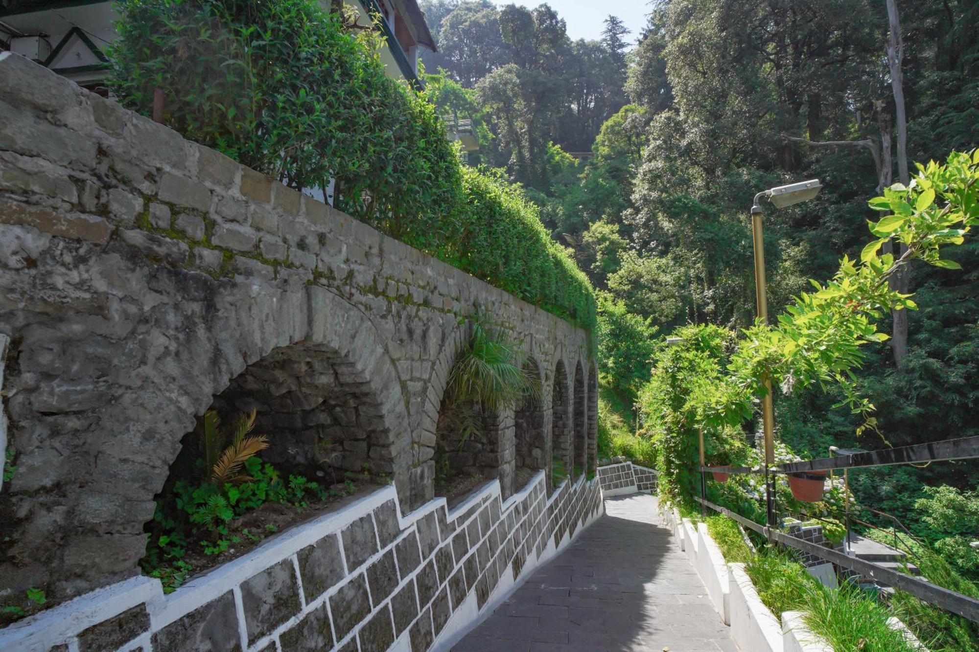 Vilasa Lall Ji Resort Dalhousie Bagian luar foto