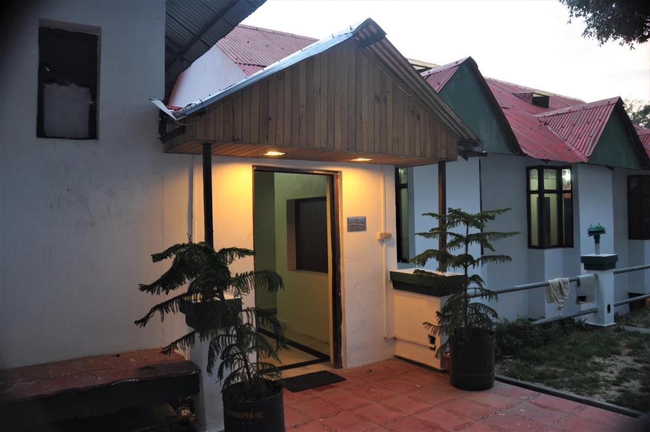 Vilasa Lall Ji Resort Dalhousie Bagian luar foto